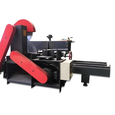 Macchina per il taglio del legno con sega a tavola scorrevole