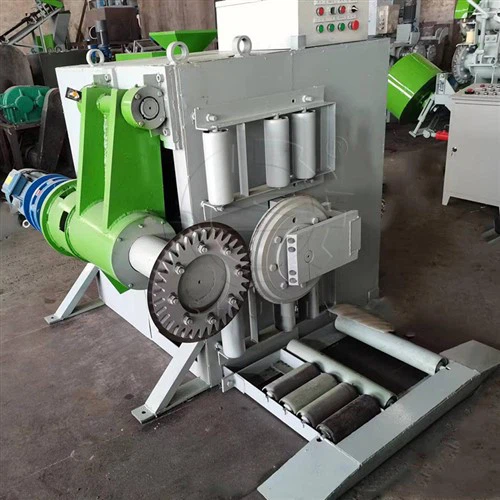 Macchina per tagliare metà pneumatici